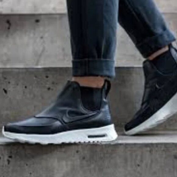 Nike Air Max Thea Mid Women's chelsea sneaker boot black size 7 - Picture 2 of 15